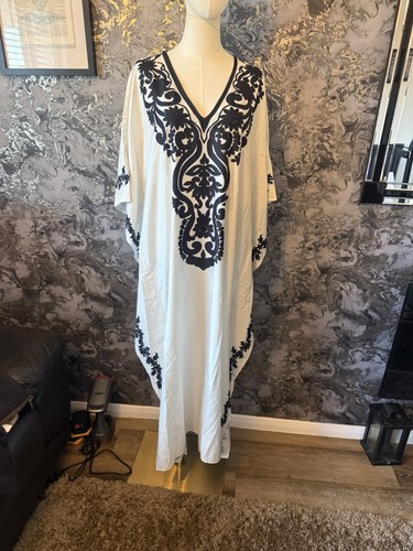 Black and white kaftan - black, dress