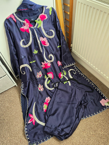 Floral embroidered silk - embroidered,