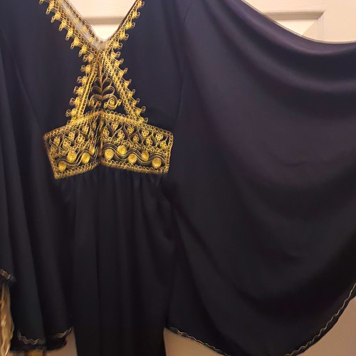 Black gold embroidered - gold,