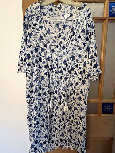 Evans blue white - &, floral