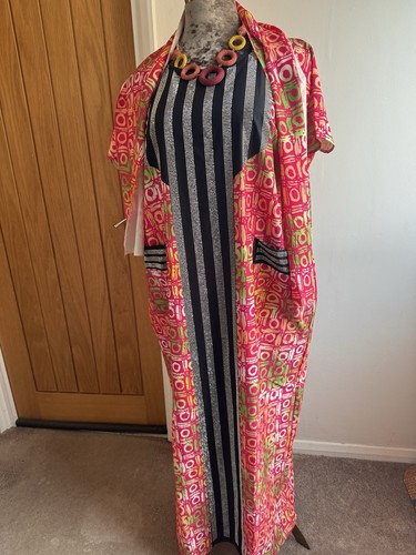 This striking maxi kaftan